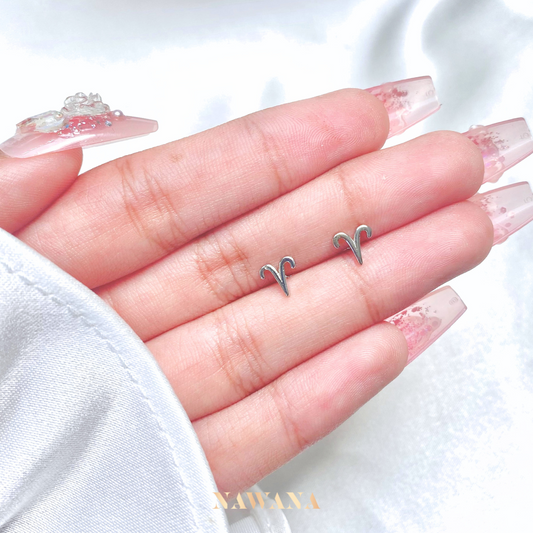 Aries Studs(์๋ฆฌ์ฃ)