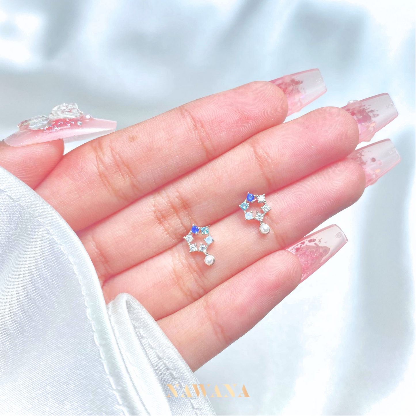 Dainty Studs (우아한)