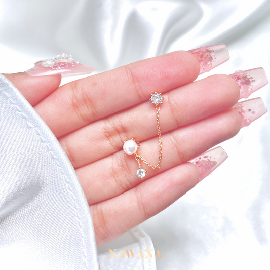 Pearl Chain Studs (진주 체인)