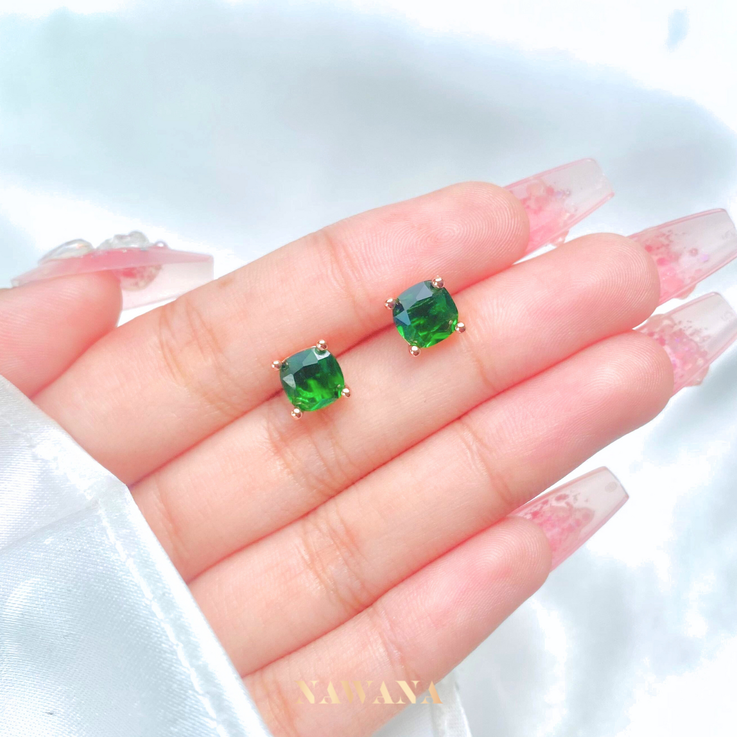 Emerald Studs(에메랄드)