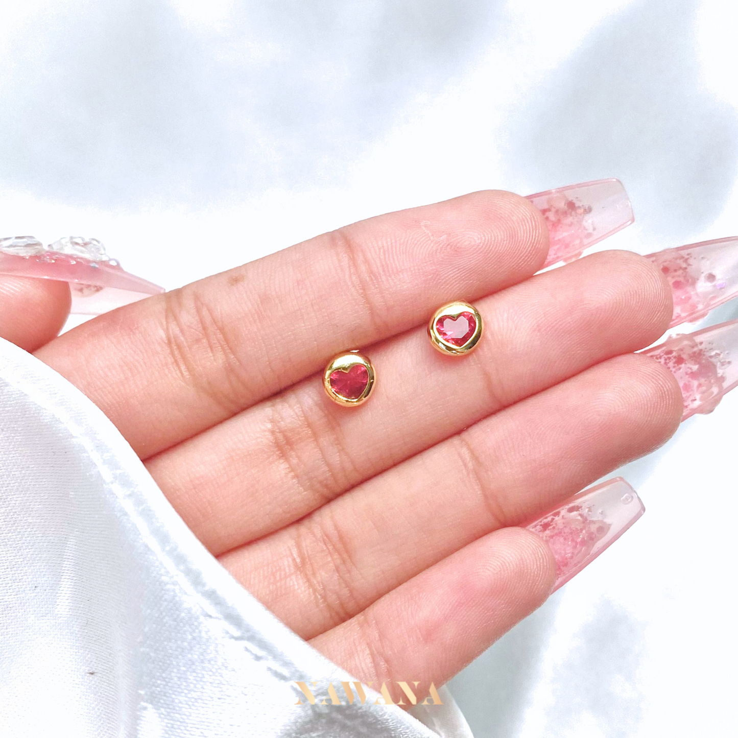 Lucky Heart Studs (행운의 하트)