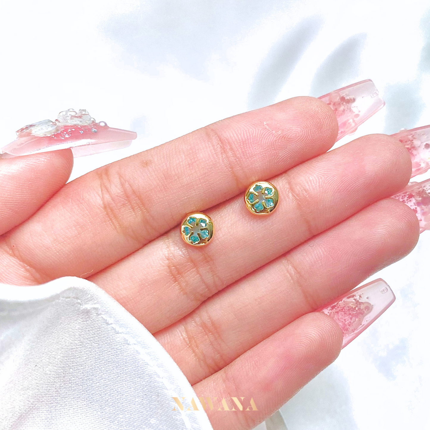 Lucky Flower Studs (행운의 꽃)