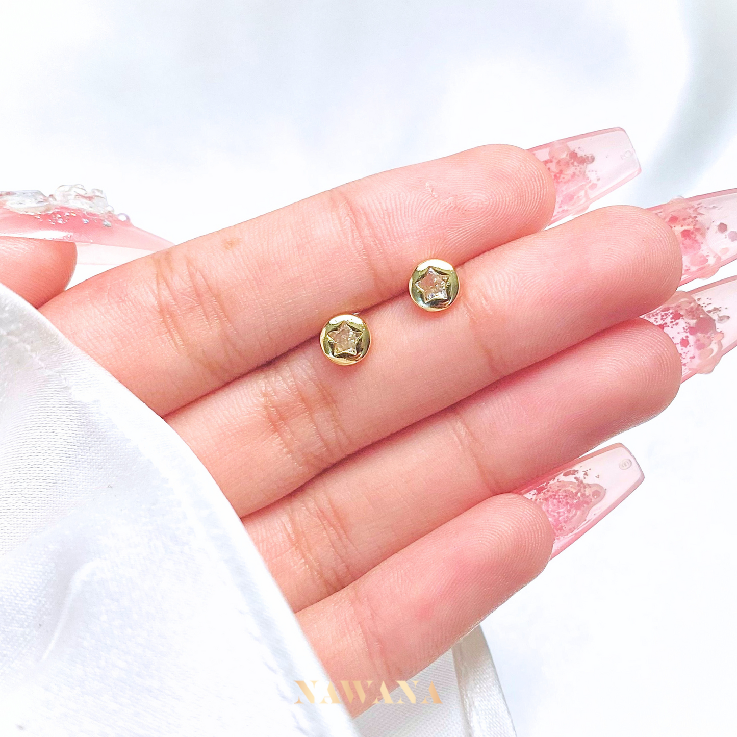 Lucky Star Studs (행운의 별)