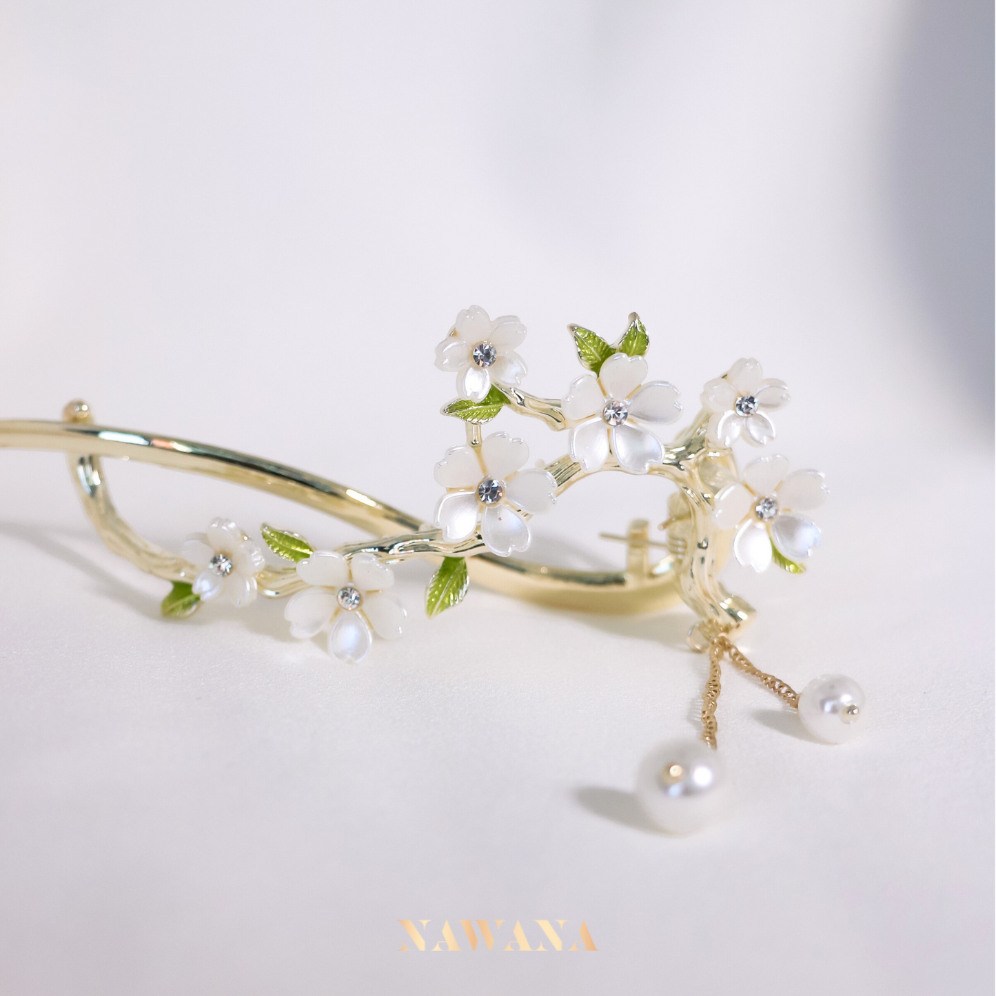 White Sakura Hair Clip (씨히테 사쿠라)